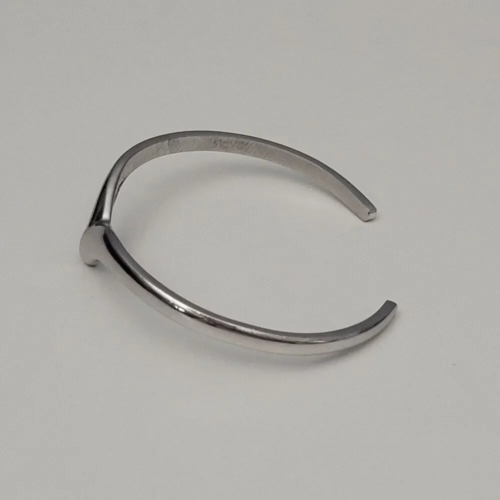Vintage AVON Silver Tone Open Ended Cuff V Shaped Bracelet Chevron Design